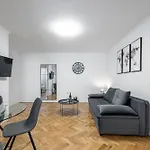 Apartment Petite Lapad Luxe - Bakery Basket And Free Parking