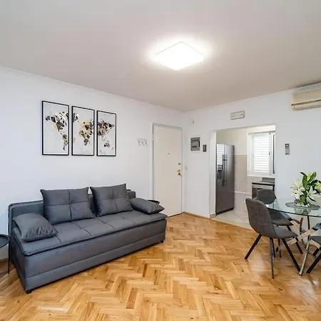 Apartment Knego With Parking