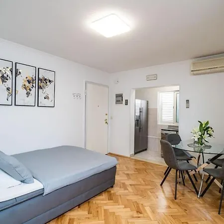 Knego With Parking Apartment Dubrovnik