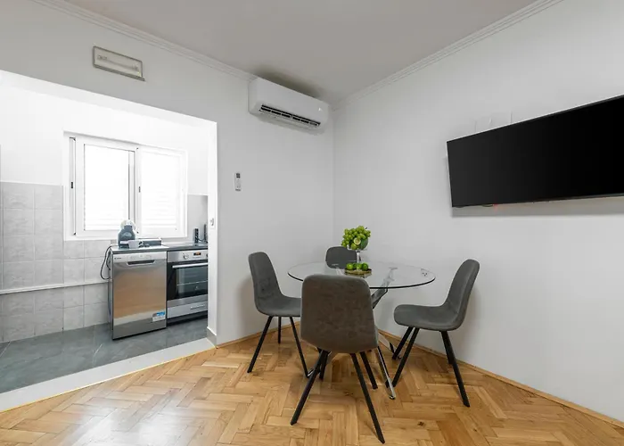 Petite Lapad Luxe - Bakery Basket And Free Parking Apartment